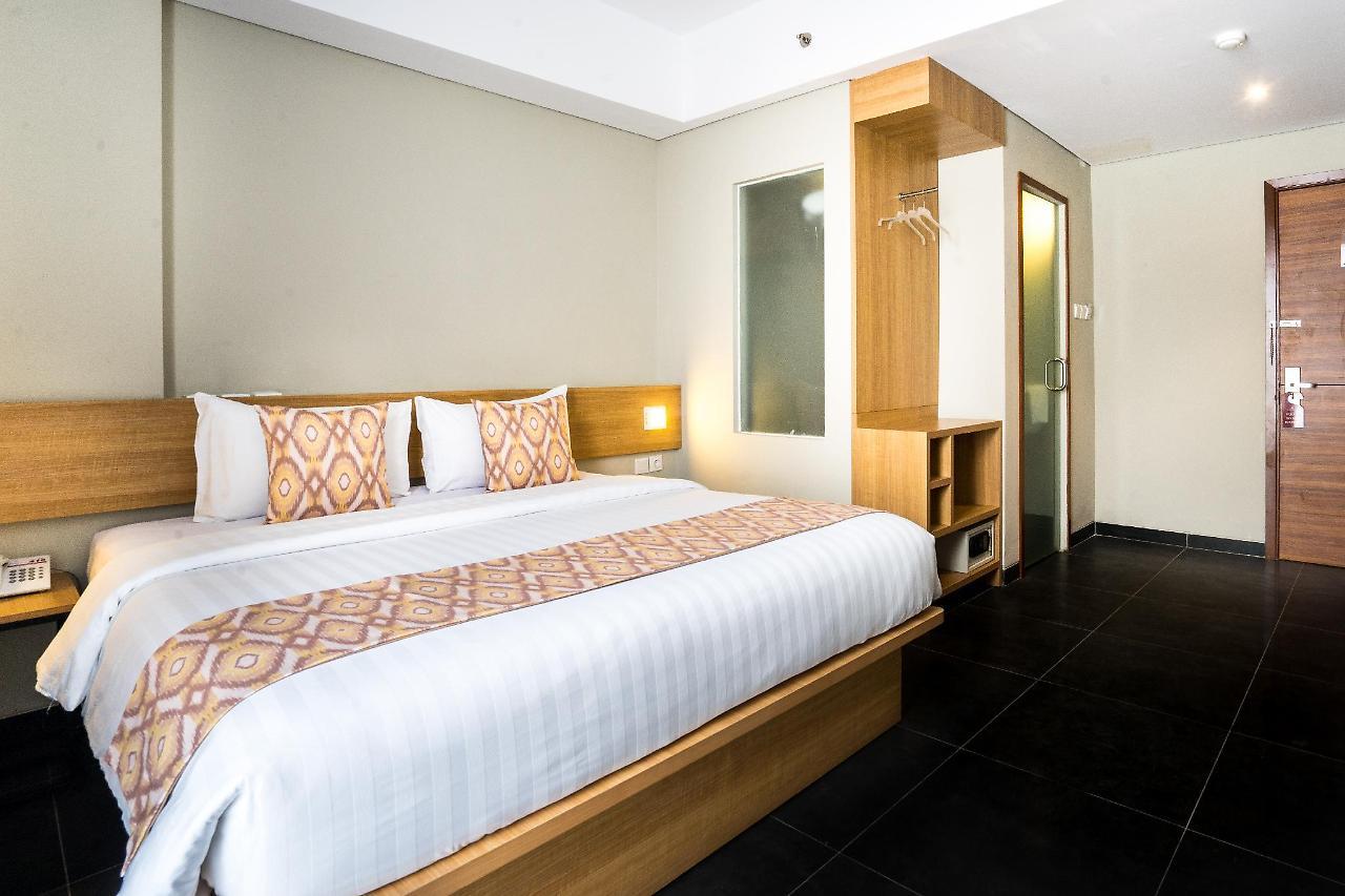 Maple Hotel Grogol Jakarta Eksteriør bilde