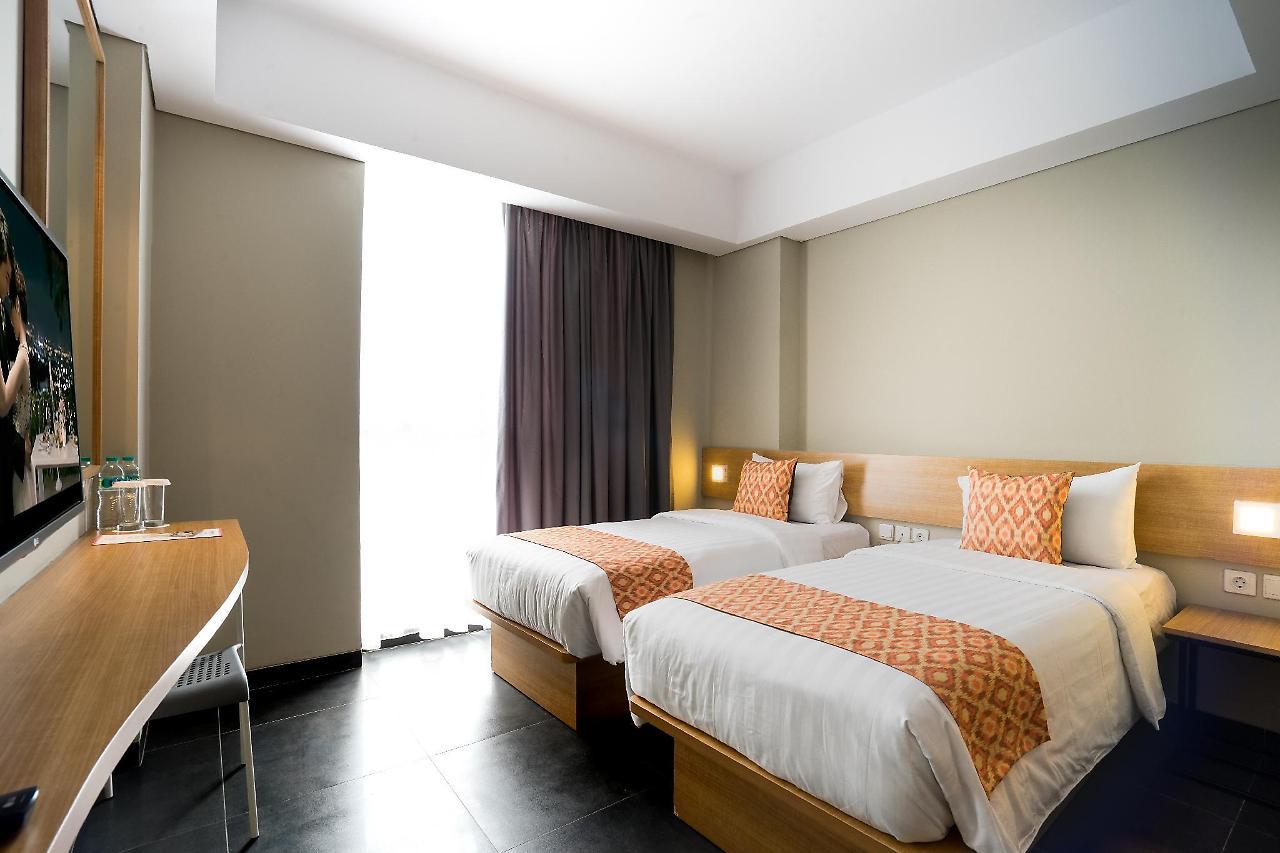 Maple Hotel Grogol Jakarta Eksteriør bilde